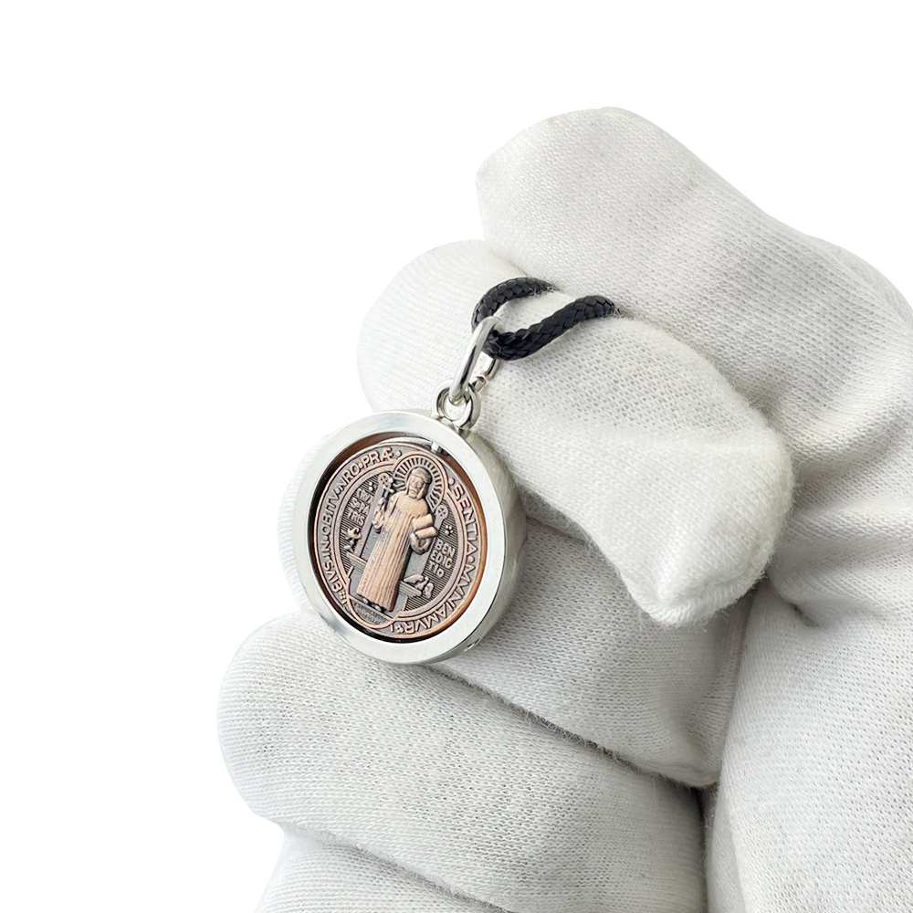 New St Benedict Medal Necklace - Jewelry & Watches Company 评论和价格