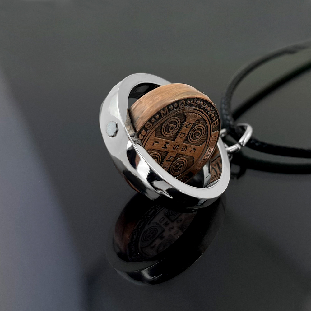 New St Benedict Medal Necklace - Jewelry & Watches Company 评论和价格